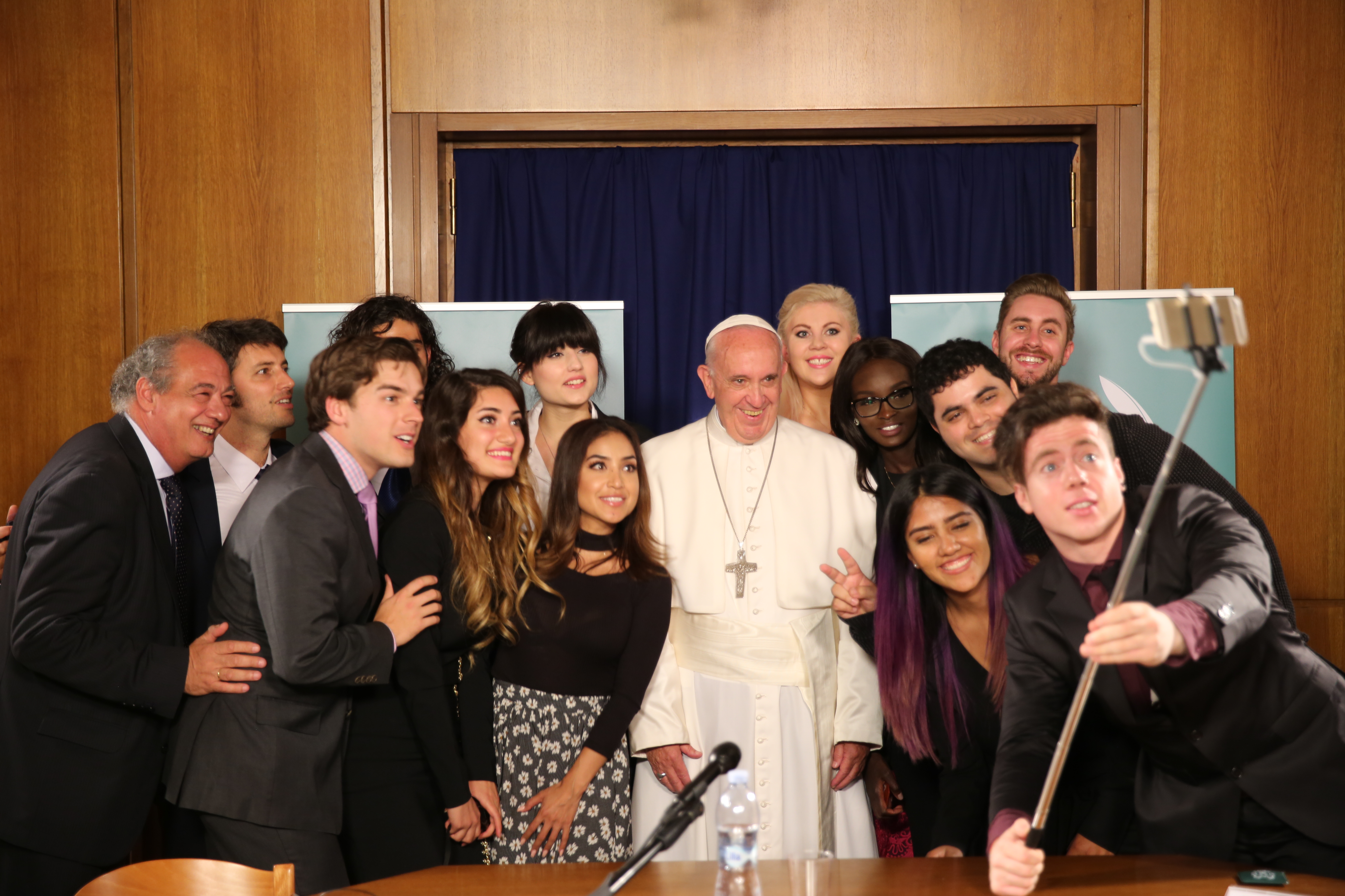 Chiedete Le mie risposte alle vostre domande il primo libro social di Papa Francesco